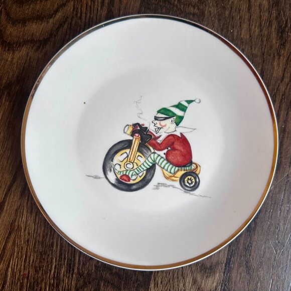 Naughty Elf Plates - Holiday Elf Themed Plate Set of 2 - Picture 3 of 4